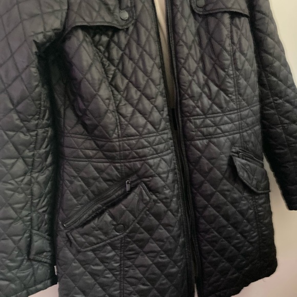Tumi adjustable light quilted car coat. Removable hood. Very nice condition. - Picture 2 of 8